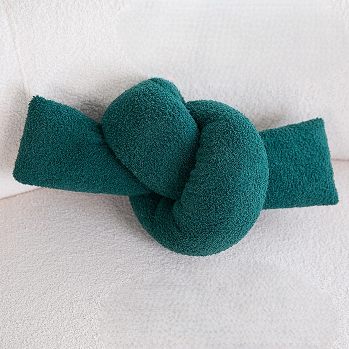 Plush Chain Knot Pillow – Fun Shackle-Shaped Cushion for Sofa Décor & Unique Gifts