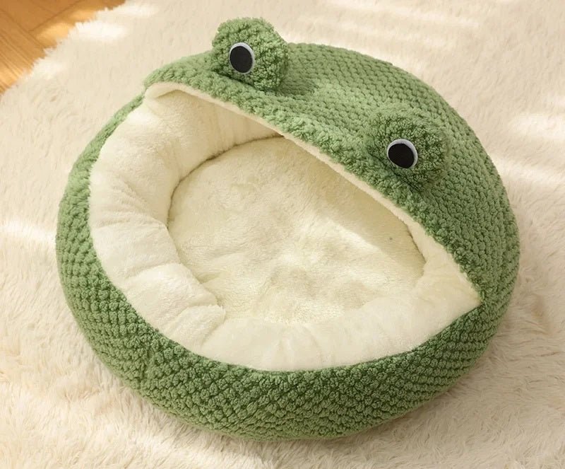 Cozy Frog - Themed Cat Bed – Plush Semi - Enclosed Nest for Cats & Small Dogs, Perfect for Snuggly Autumn and Winter Comfort - Gear Elevation