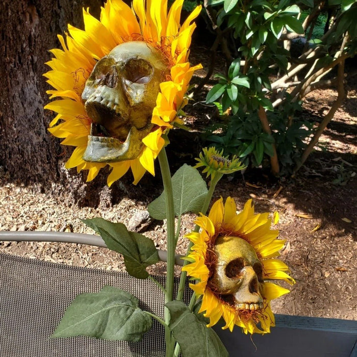 Halloween Decorations Sunflower Skull - Artificial Flowers Horror Scene Decoration Props for Indoor and Outdoor - Gear Elevation